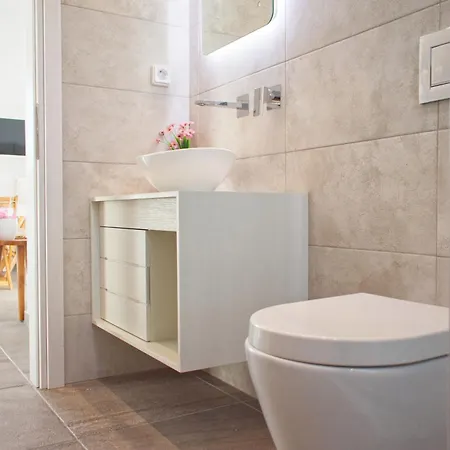 Close To The Beach Luxurious 2 Bedroom With Balcony - Esencia Naxian Apartamento