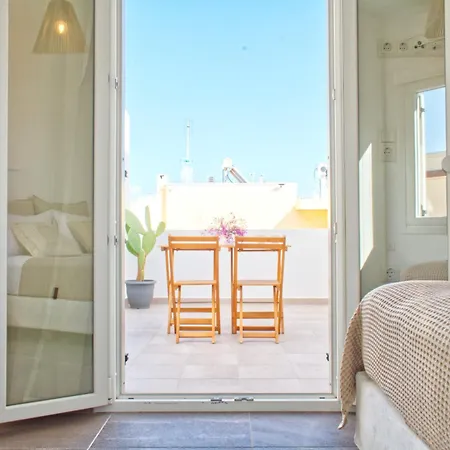Apartamento Close To The Beach Luxurious 2 Bedroom With Balcony - Esencia Naxian *